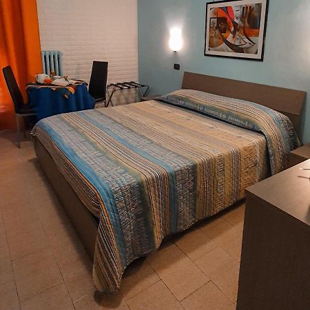 Hotel Mediterraneo Giovinazzo Εξωτερικό φωτογραφία