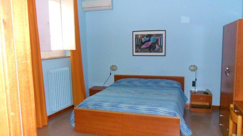 Hotel Mediterraneo Giovinazzo Εξωτερικό φωτογραφία